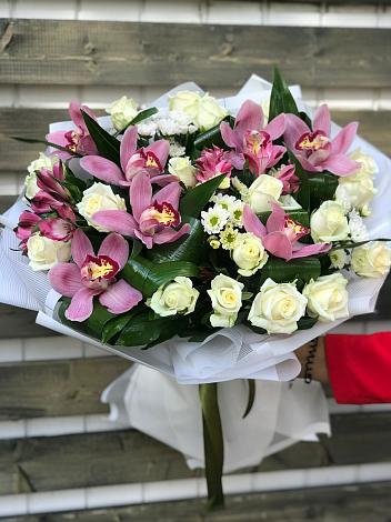 Букет цветов из: Розы и Хризантемы в Станция Скуратово