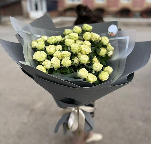 Букет Белые кустовые розы Солинеро в Станция Скуратово