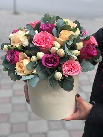 Цветочная композиция из Розы в шляпной коробке в Станция Скуратово