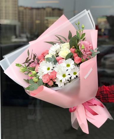 Букет цветов из: Розы, Лизиантусы и Хризантемы в Станция Скуратово